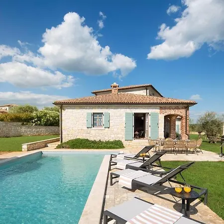 Villa Rustic Reichardia With A Pool In Istria Sveti Lovrec Pazenaticki