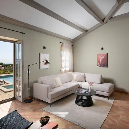 Rustic Reichardia With A Pool In Istria Vila